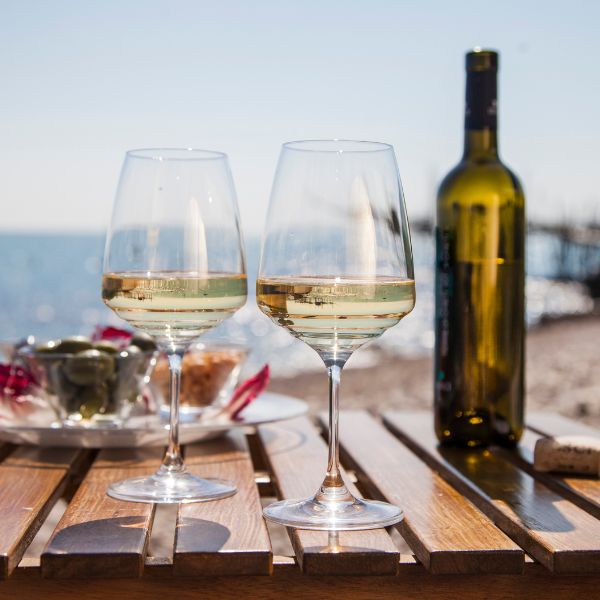 Vino de honor <a href="#brave_open_popup_827" style="cursor:pointer; color:#999667; font-weight:bold;"> <span class="inform">i</span> </a>